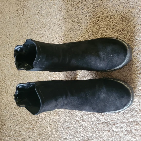 Olivia Miller Emily Chunky Heel Chelsea Boots, Size 8 - Picture 5 of 9